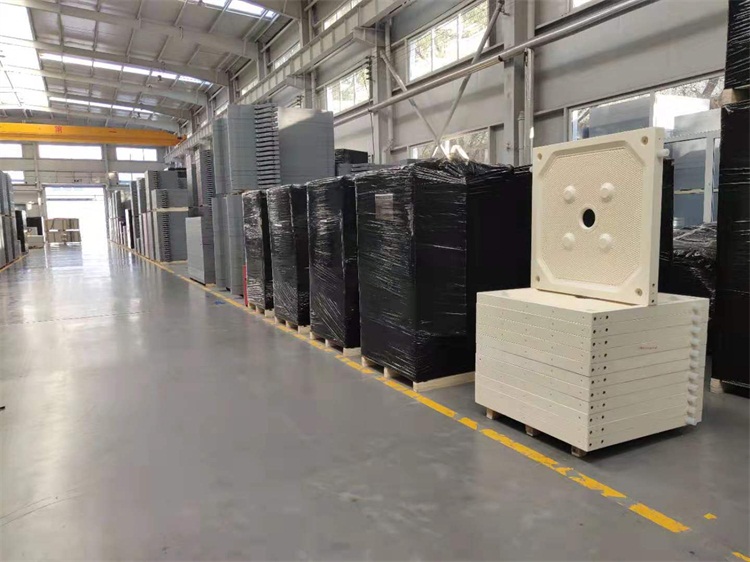 壓濾機濾板成品車間 (19)